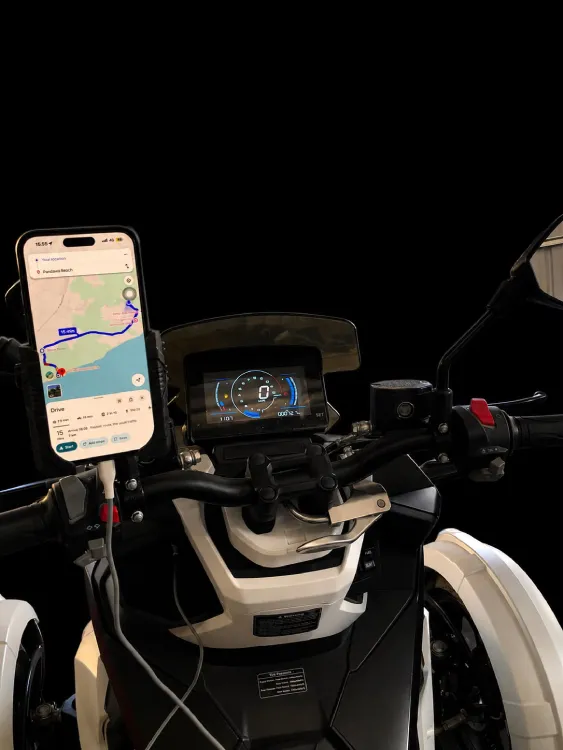 Driving Scooter in Bali (3)